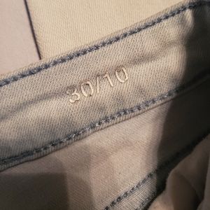 Ana Stretch Jeggings- Light Wash